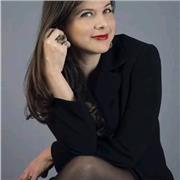 Profesora de Español. Oralidad y escritura. Correcto dominio de la gramática.